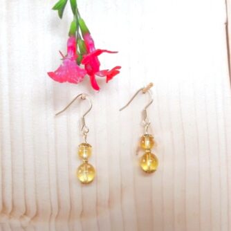 Des Boucles  en gemme citrine pour illuminer une tenue